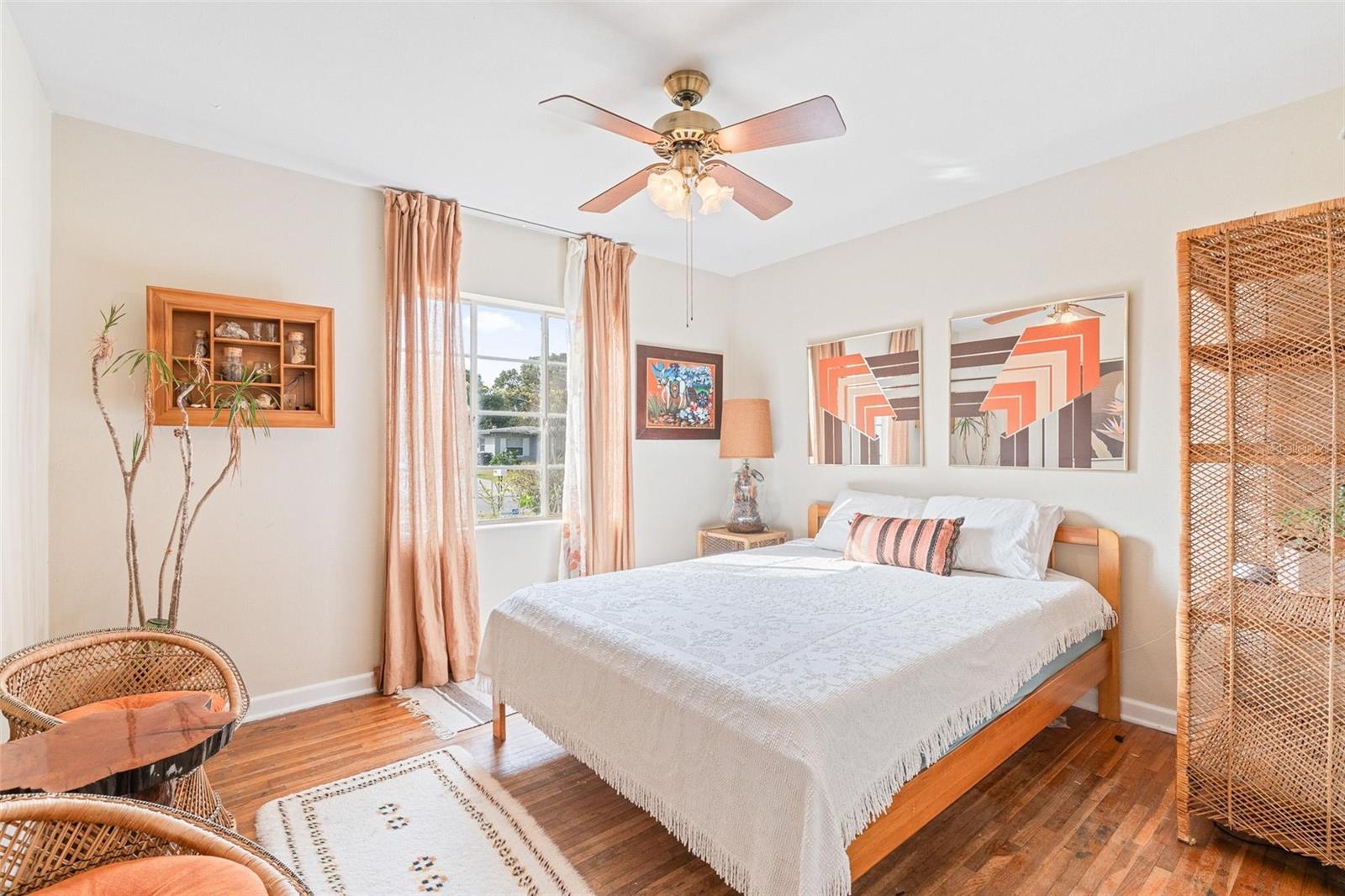 Image 13 of 33 For 1617 Campbell Avenue