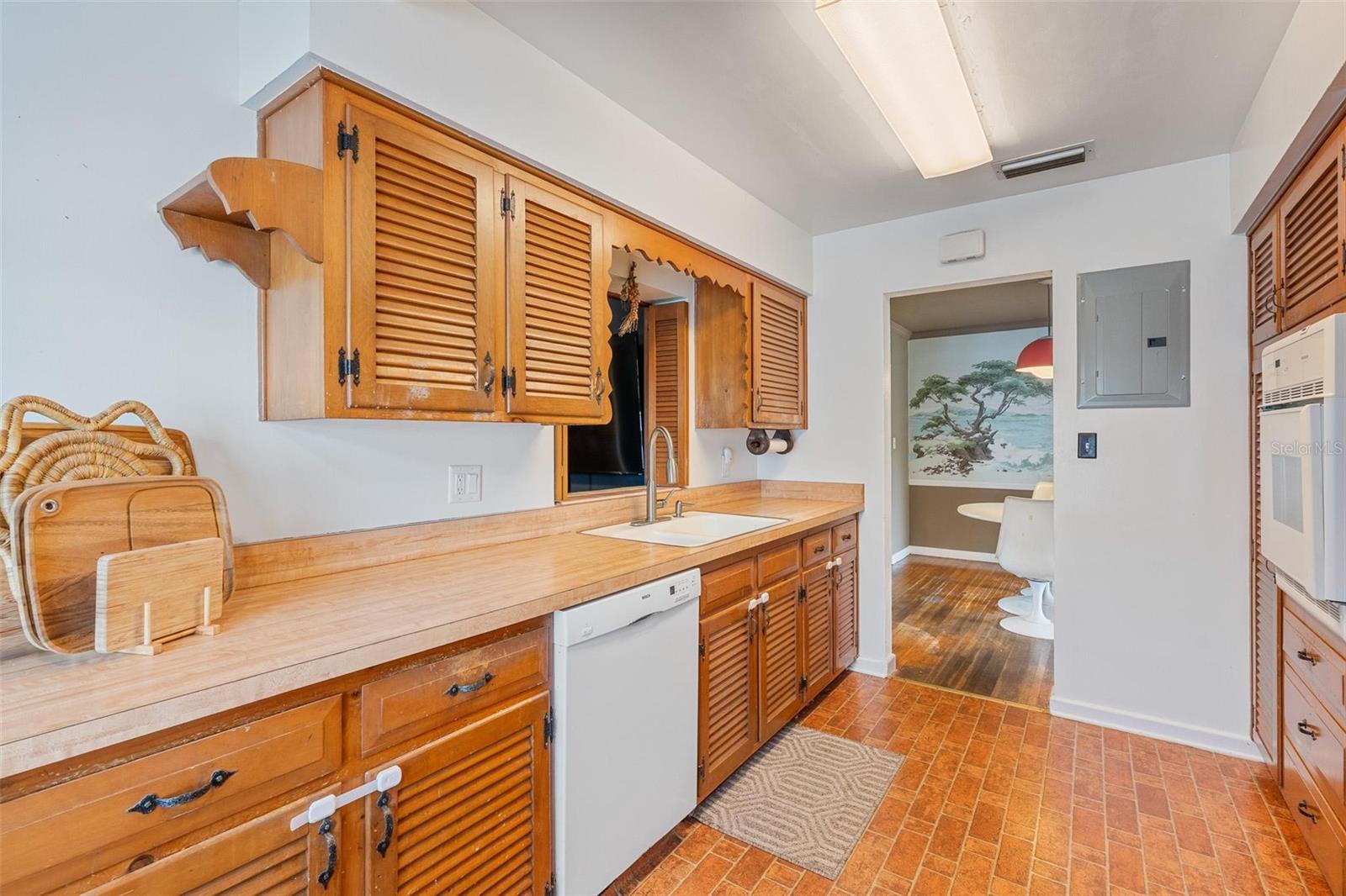 Image 18 of 33 For 1617 Campbell Avenue