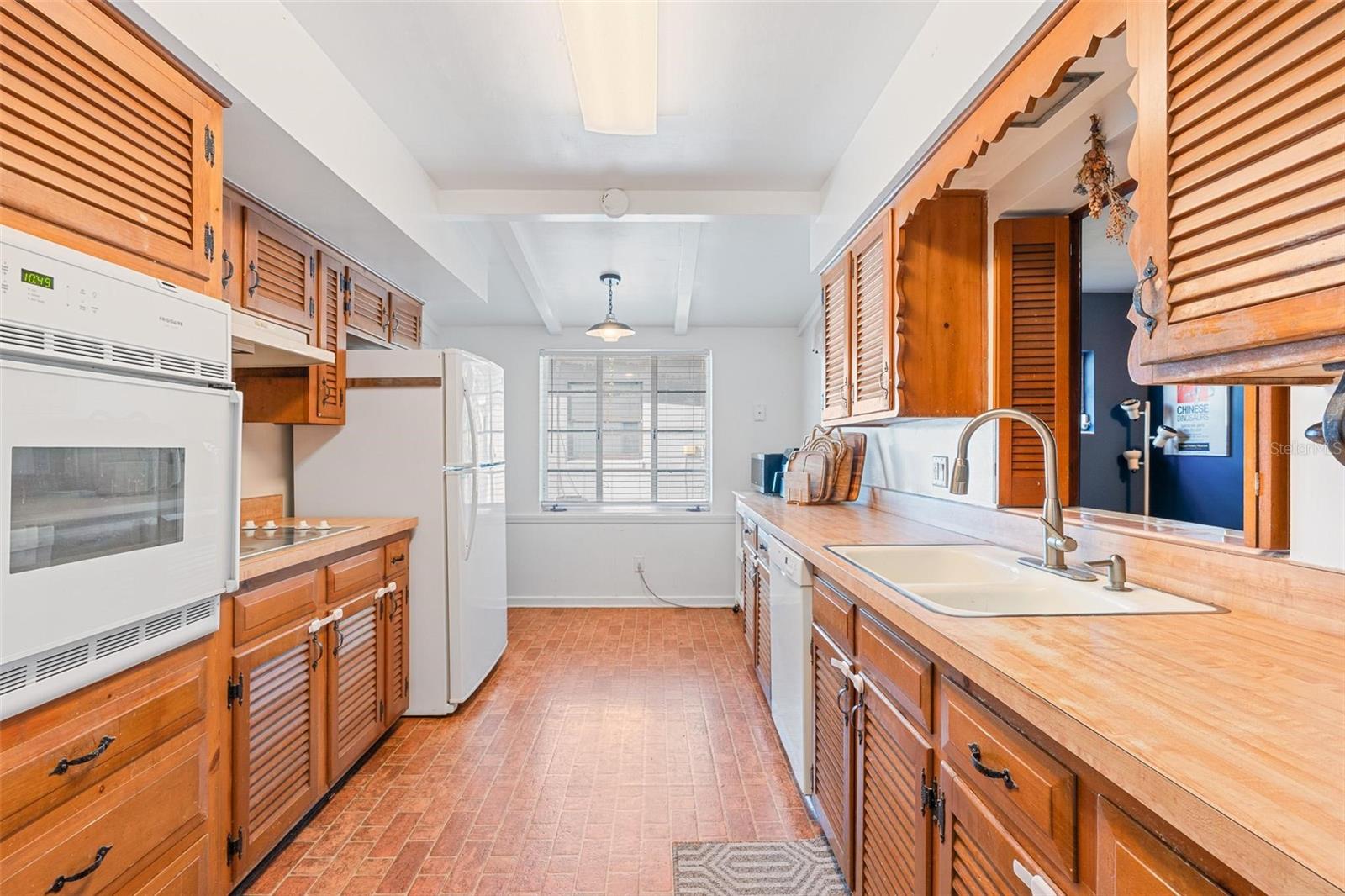 Image 19 of 33 For 1617 Campbell Avenue