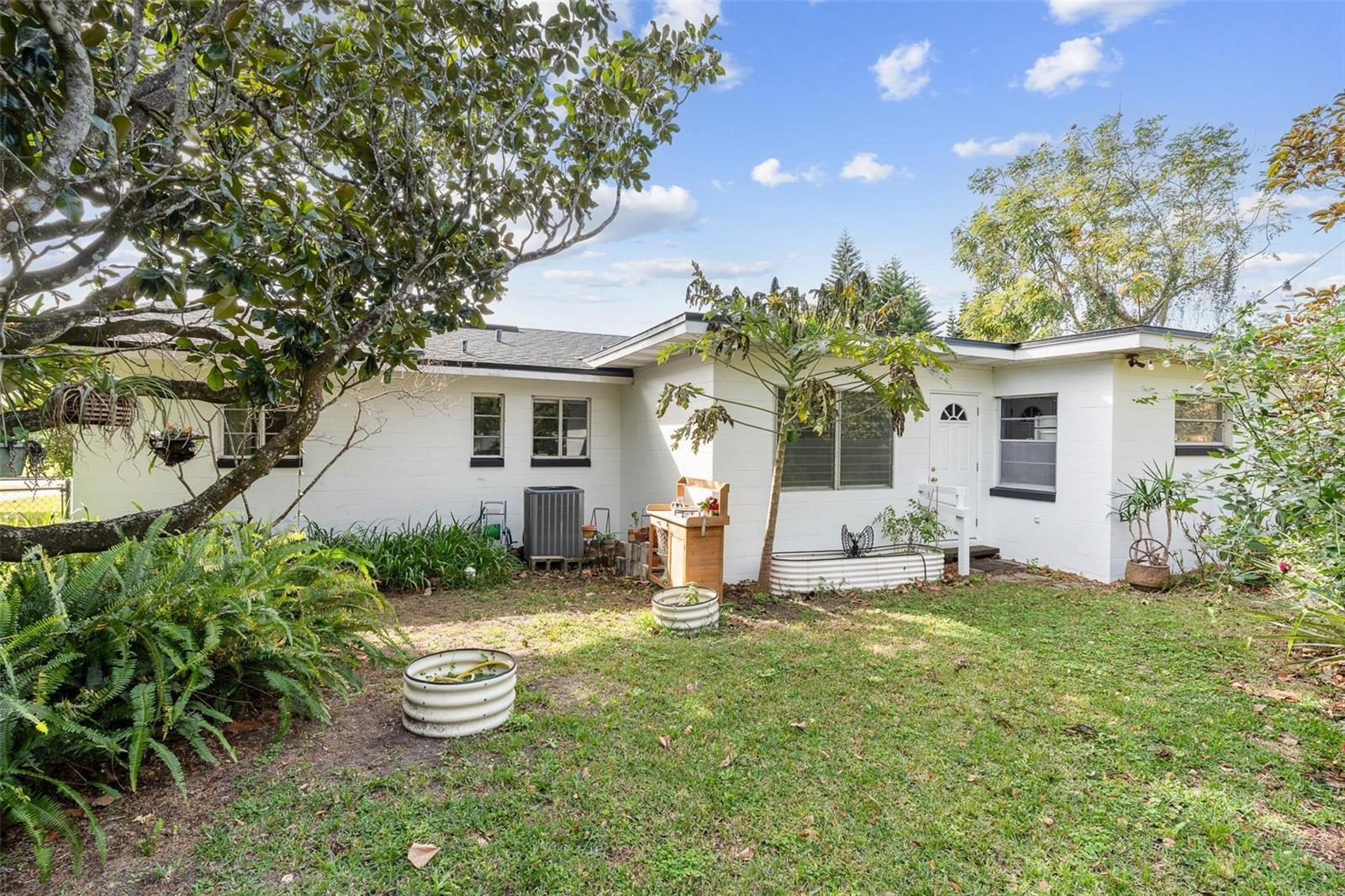 Image 24 of 33 For 1617 Campbell Avenue