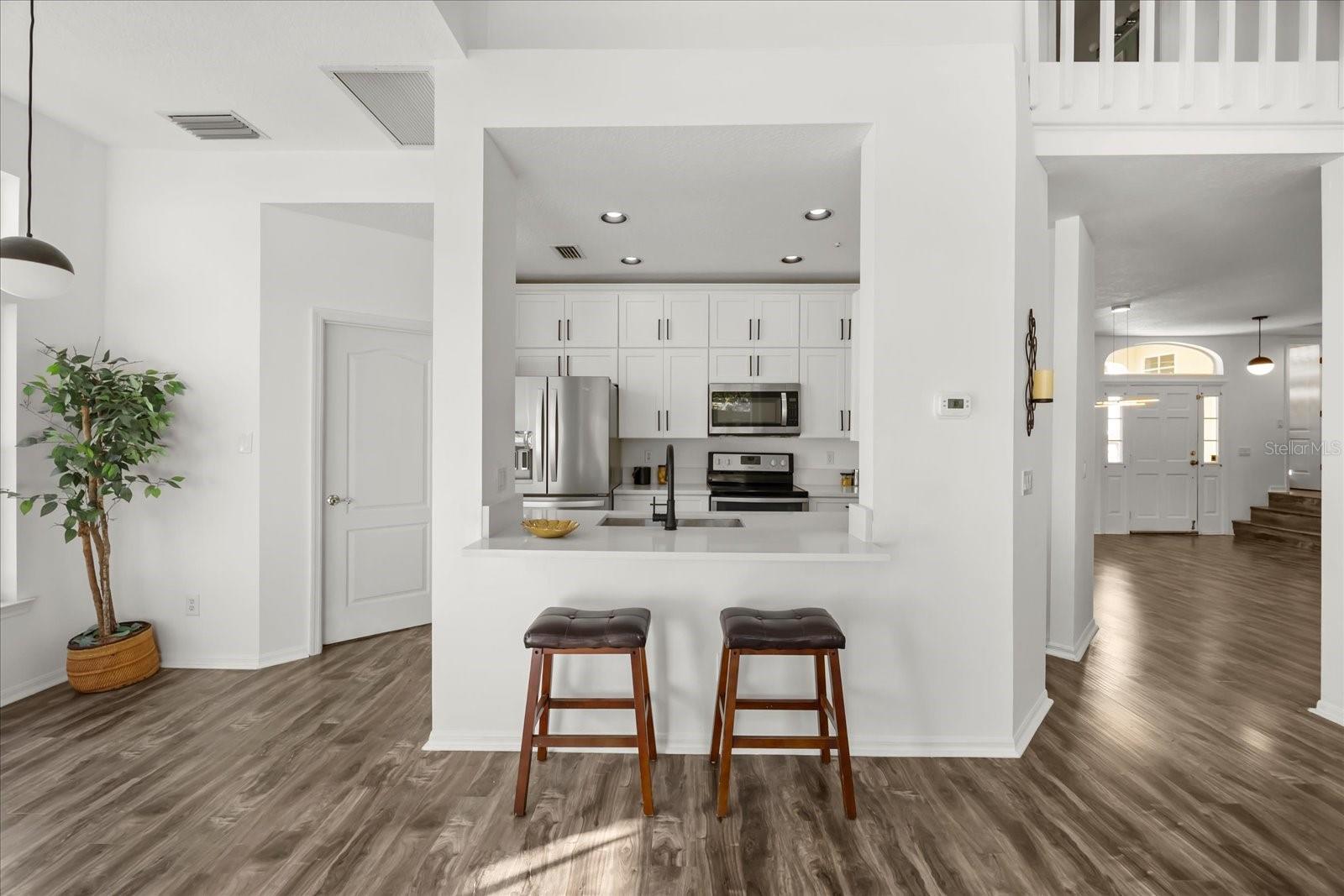 Image 12 of 38 For 220 Wimbledon Circle