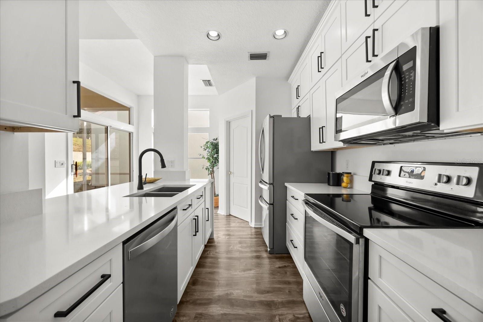 Image 15 of 38 For 220 Wimbledon Circle