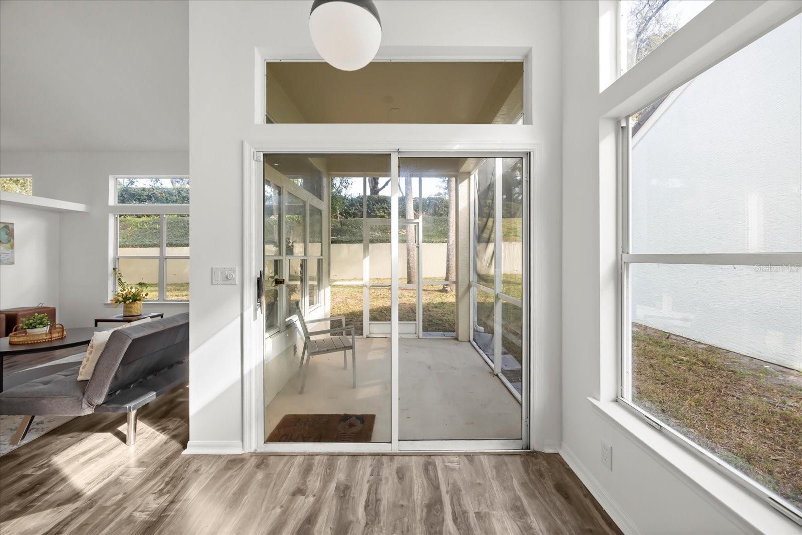 Image 16 of 38 For 220 Wimbledon Circle