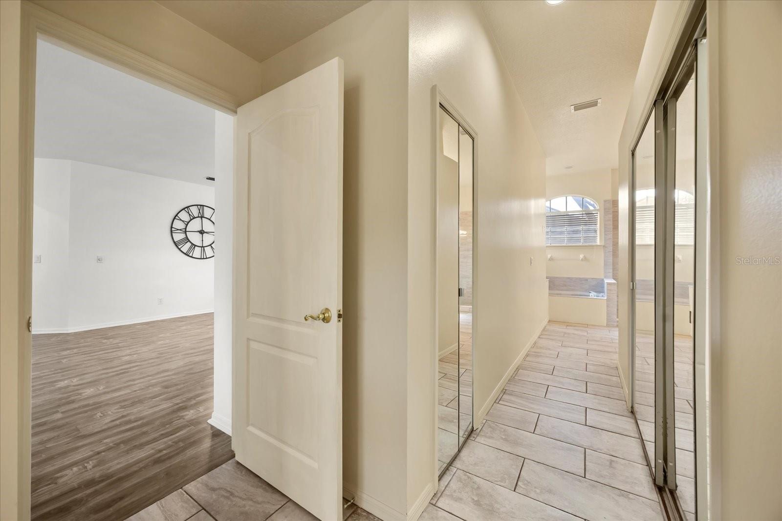 Image 19 of 38 For 220 Wimbledon Circle