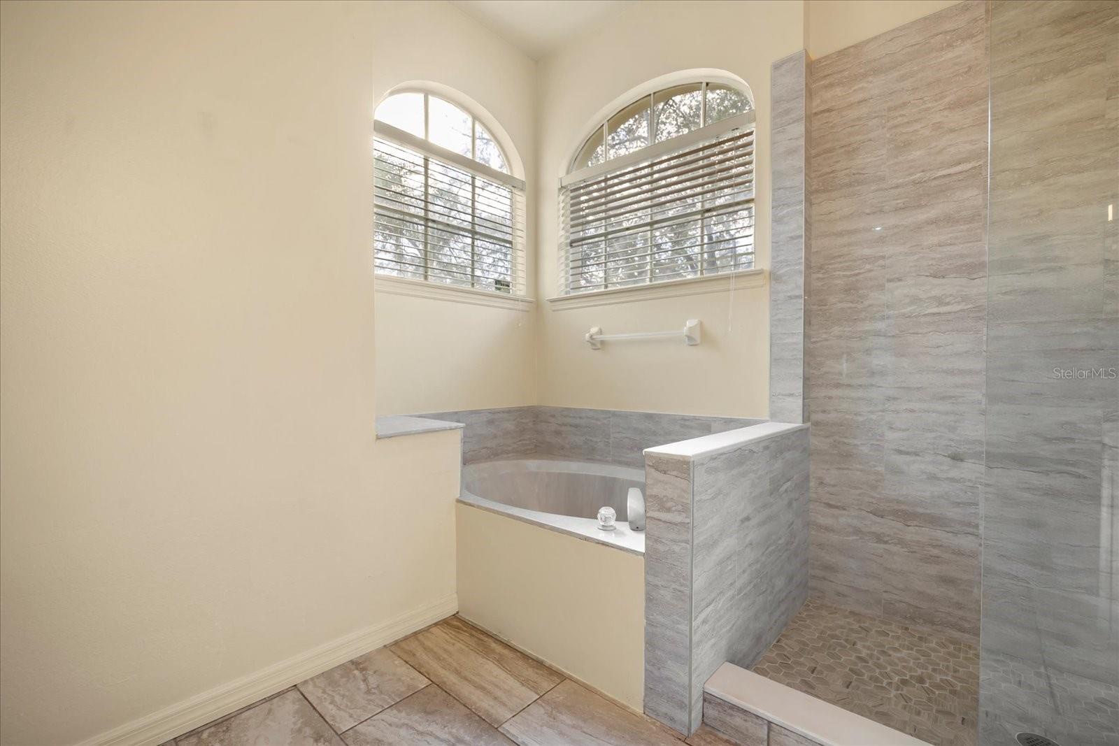 Image 22 of 38 For 220 Wimbledon Circle