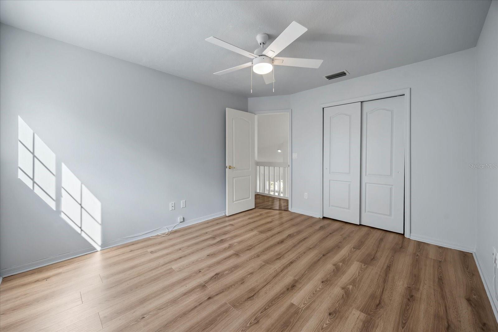 Image 28 of 38 For 220 Wimbledon Circle