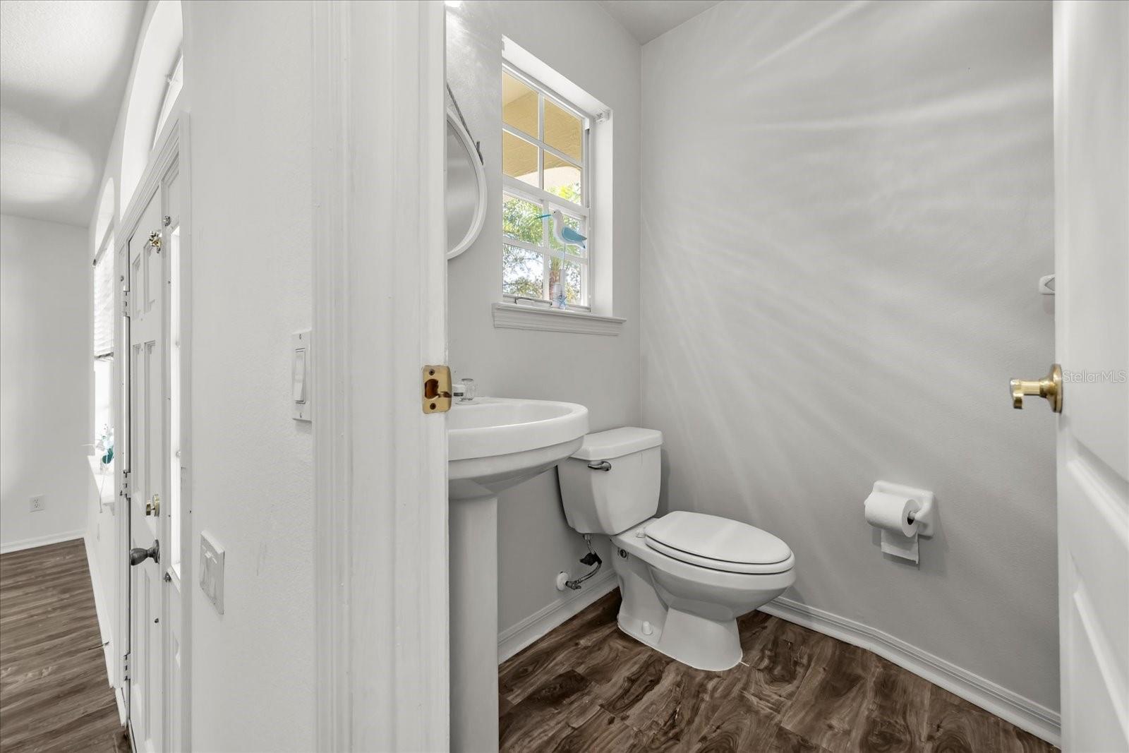 Image 31 of 38 For 220 Wimbledon Circle