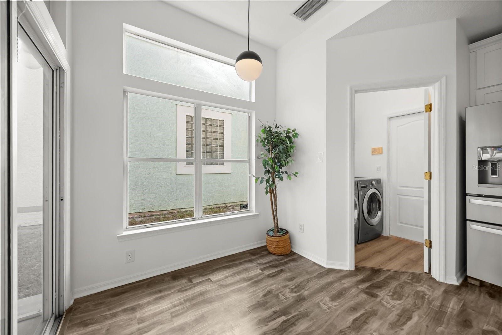 Image 32 of 38 For 220 Wimbledon Circle