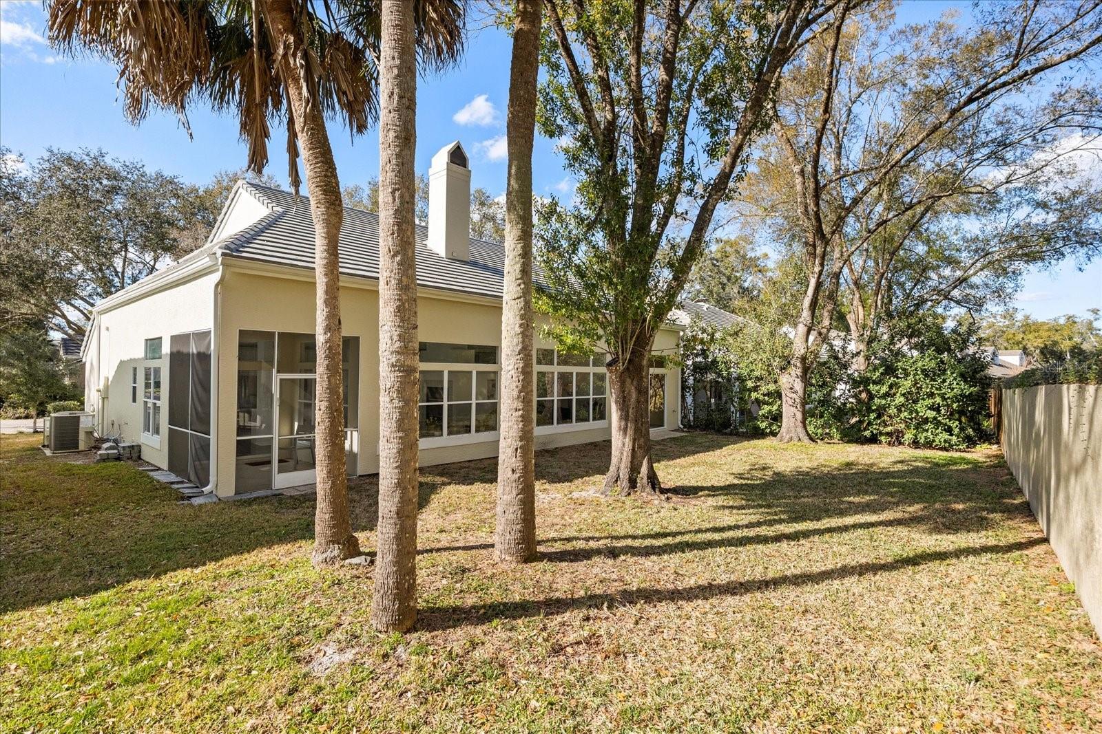 Image 35 of 38 For 220 Wimbledon Circle