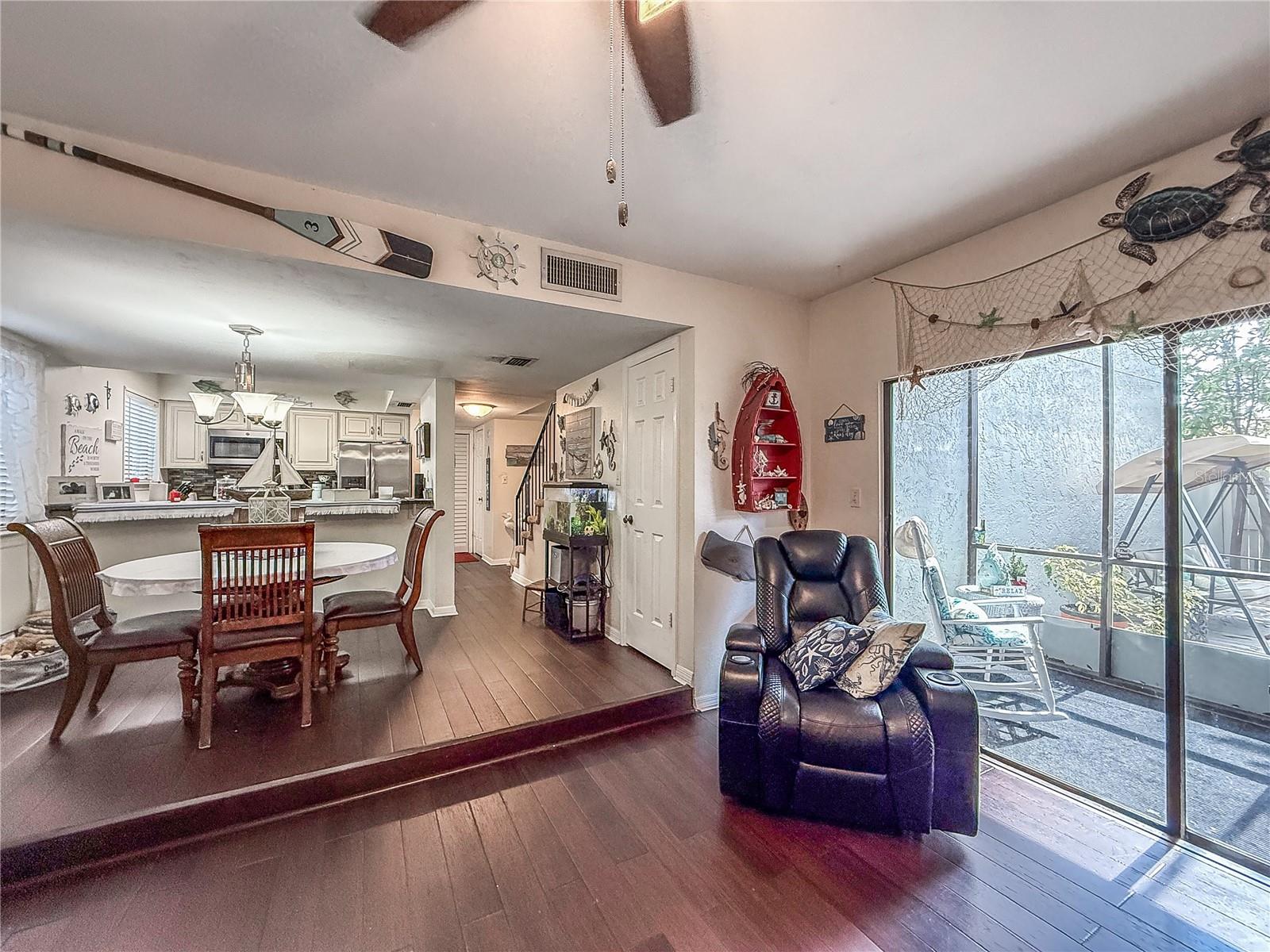 Image 13 of 42 For 1428 Oak Place G