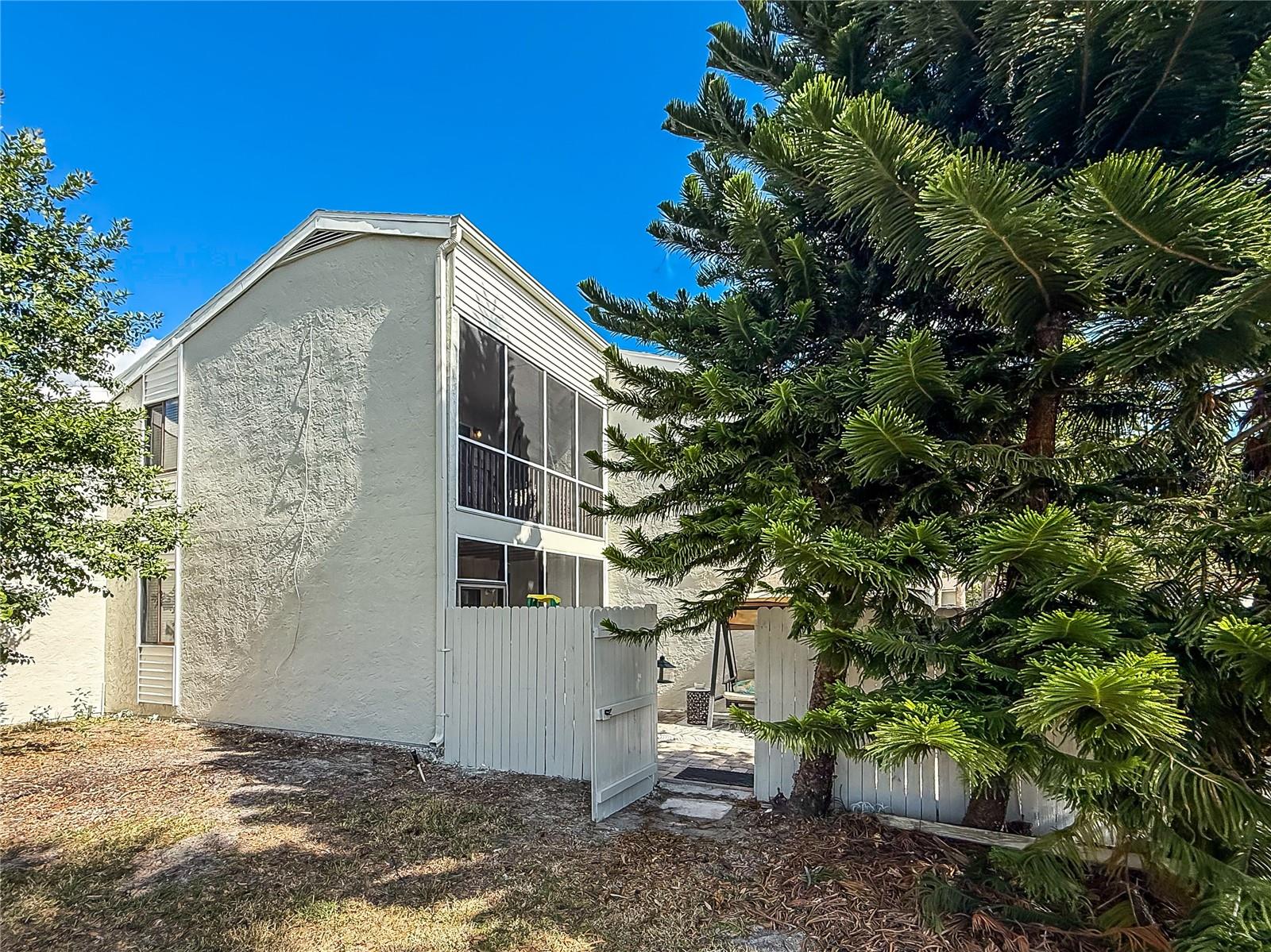 Image 32 of 42 For 1428 Oak Place G