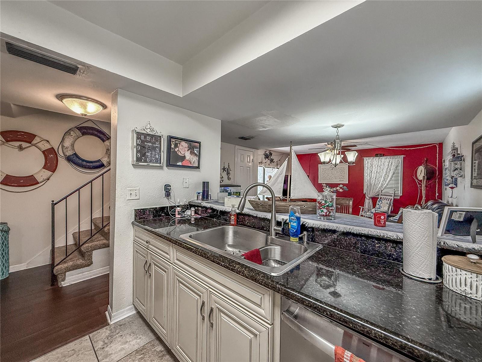 Image 8 of 42 For 1428 Oak Place G