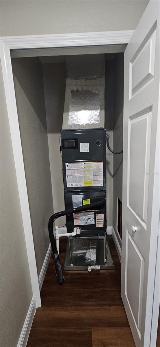 Image 17 of 21 For 606 Casa Park A Court