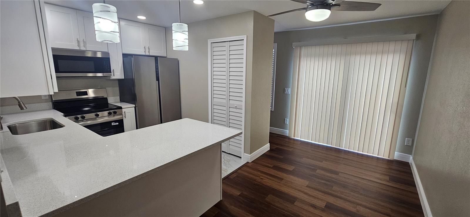 Image 7 of 21 For 606 Casa Park A Court