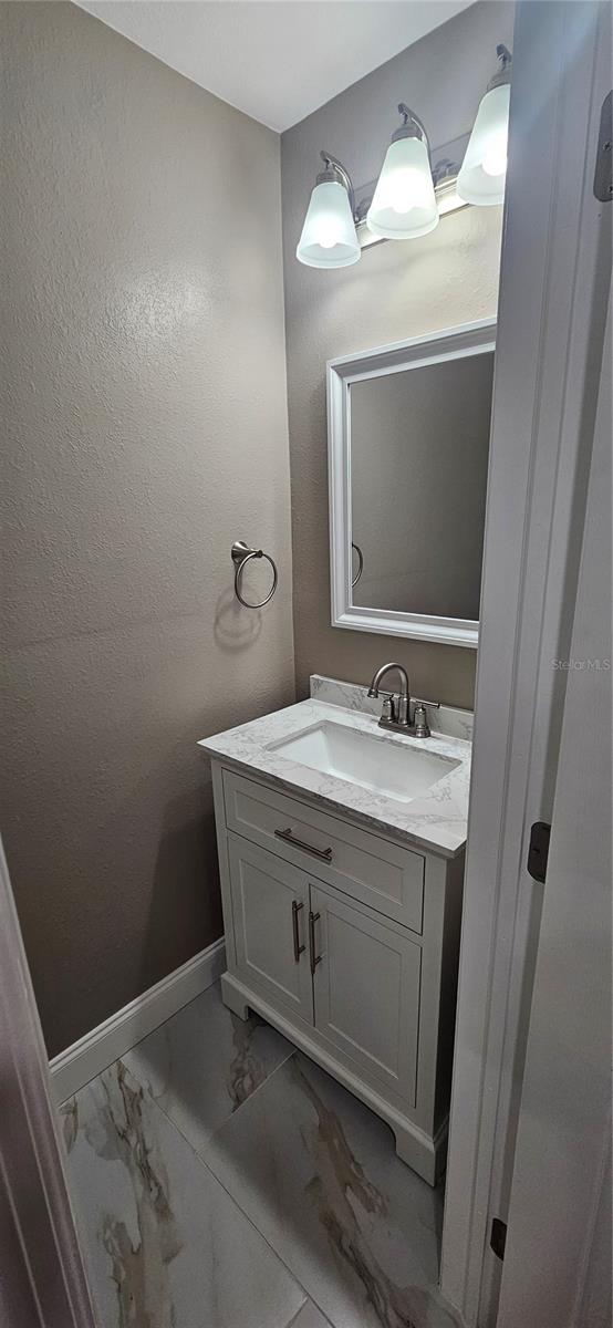 Image 8 of 21 For 606 Casa Park A Court