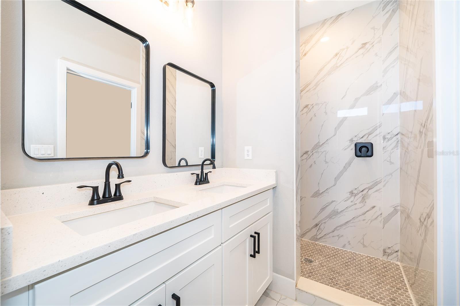 Image 18 of 31 For 1519 Indiana Street