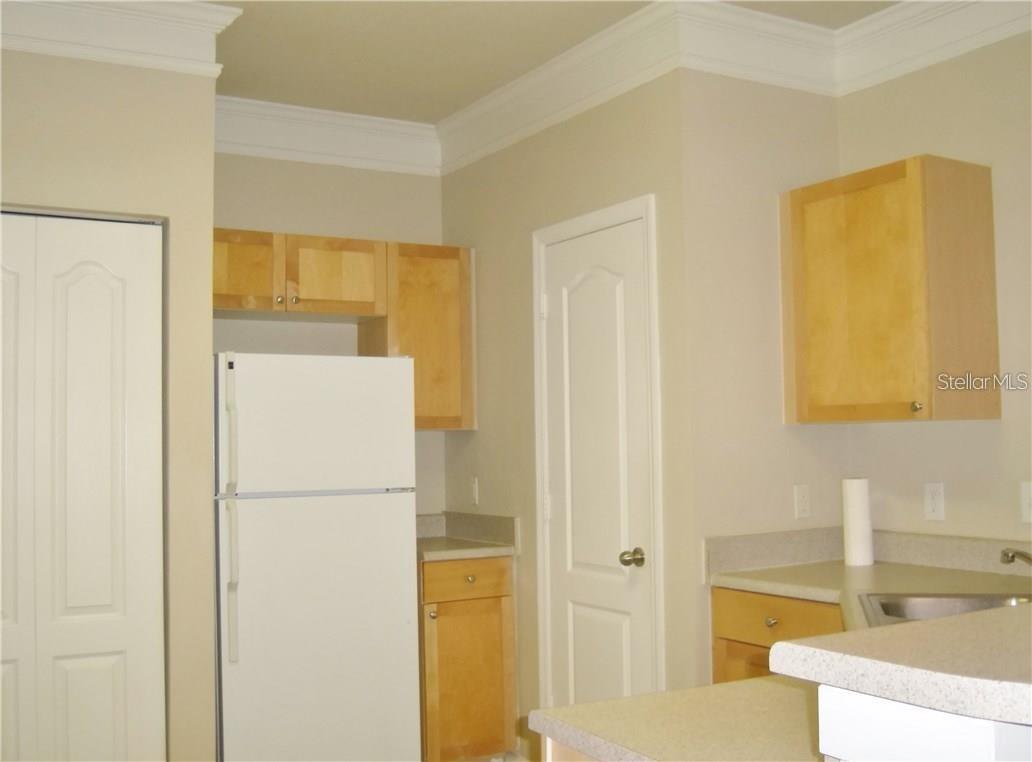 Image 2 of 17 For 8818 Villa View Circle 204