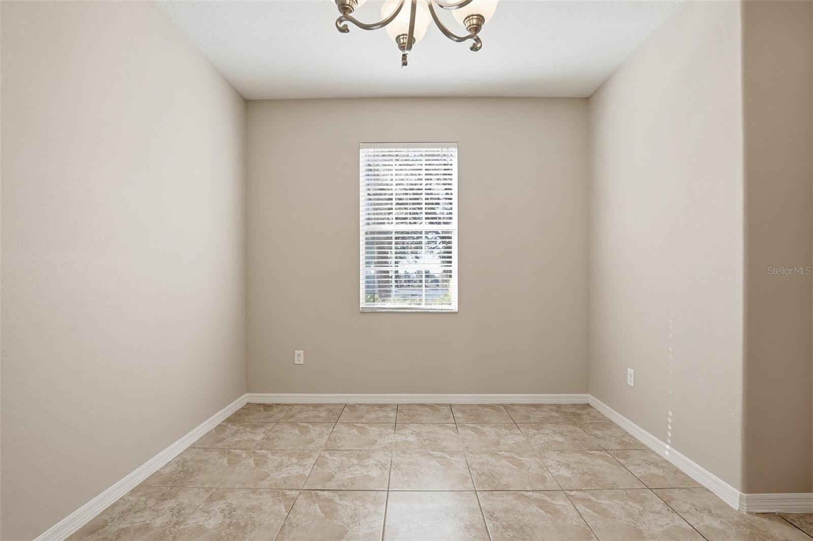 Image 8 of 51 For 12024 Streambed Drive