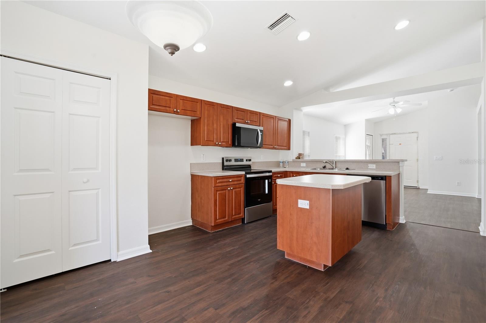 Image 14 of 28 For 11719 Crest Creek Drive