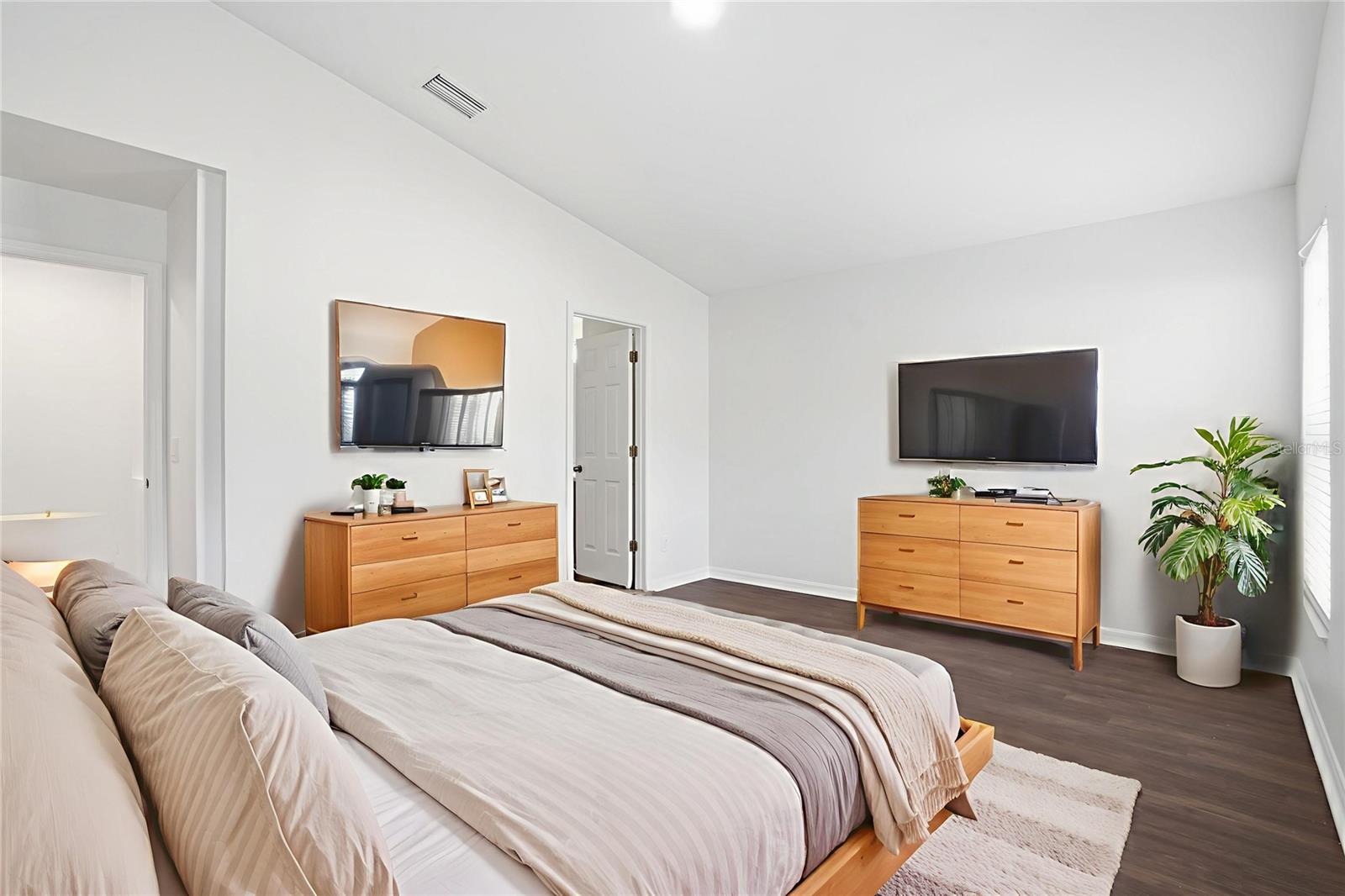 Image 8 of 28 For 11719 Crest Creek Drive