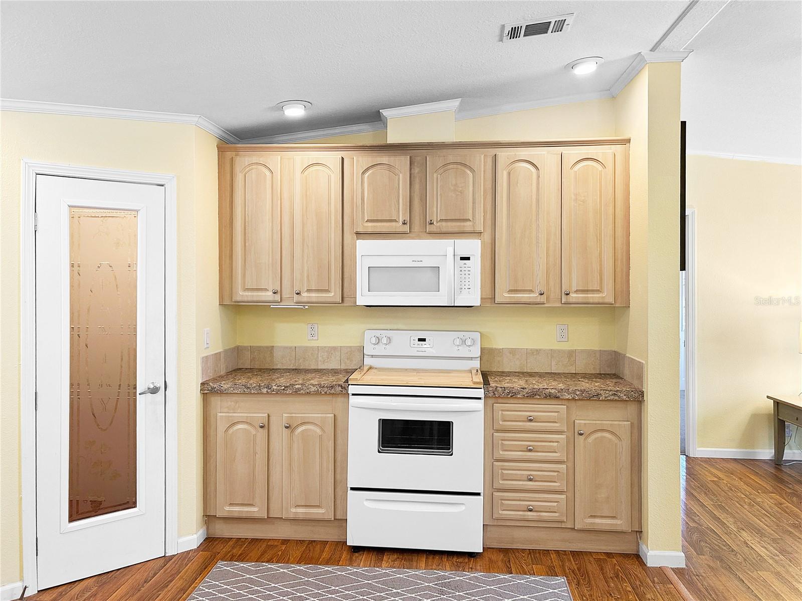 Image 6 of 38 For 1507 Caribbean Road