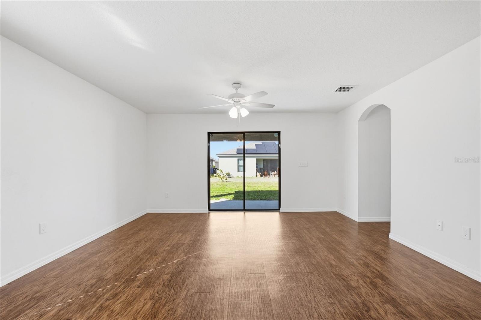 Image 15 of 37 For 906 Wynnmere Walk Avenue