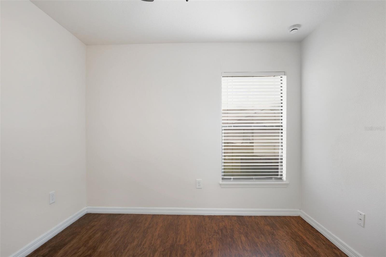 Image 24 of 37 For 906 Wynnmere Walk Avenue