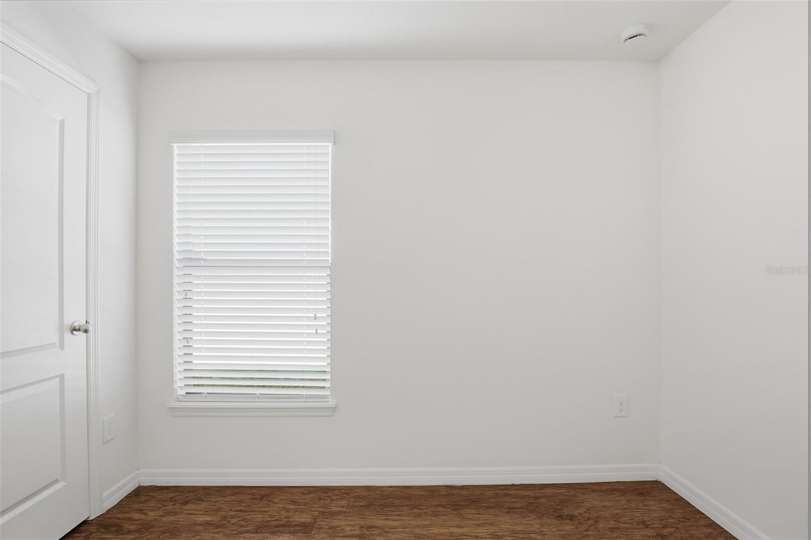 Image 26 of 37 For 906 Wynnmere Walk Avenue