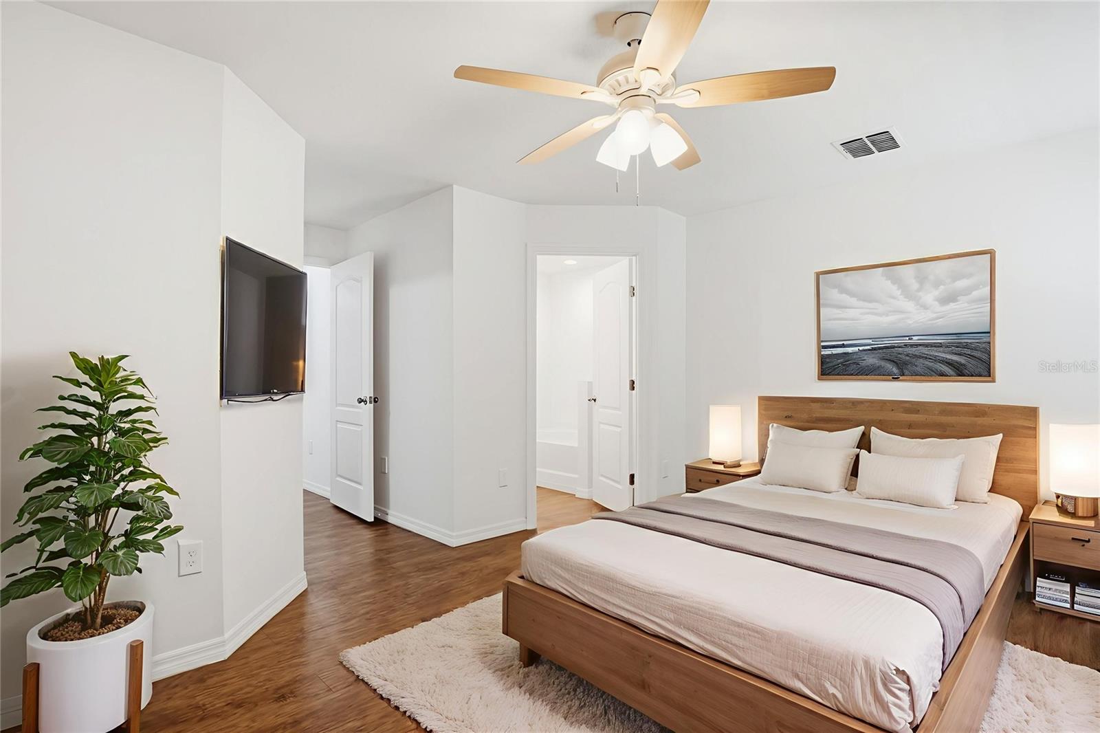 Image 6 of 37 For 906 Wynnmere Walk Avenue