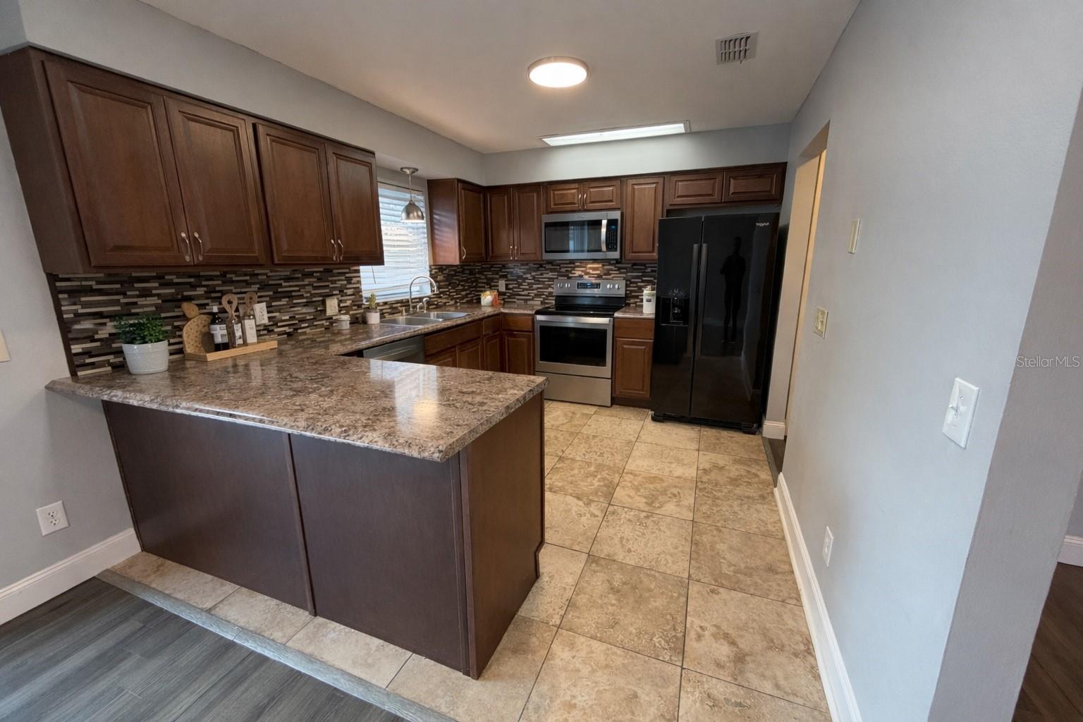 Image 6 of 18 For 7345 Grand Avenue