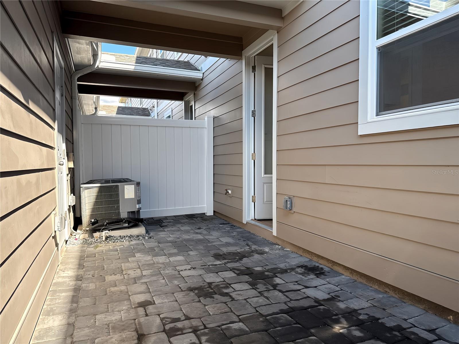 Image 25 of 37 For 2962 Voyager Avenue