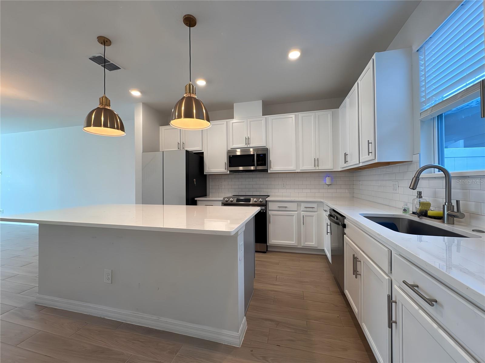 Image 5 of 37 For 2962 Voyager Avenue