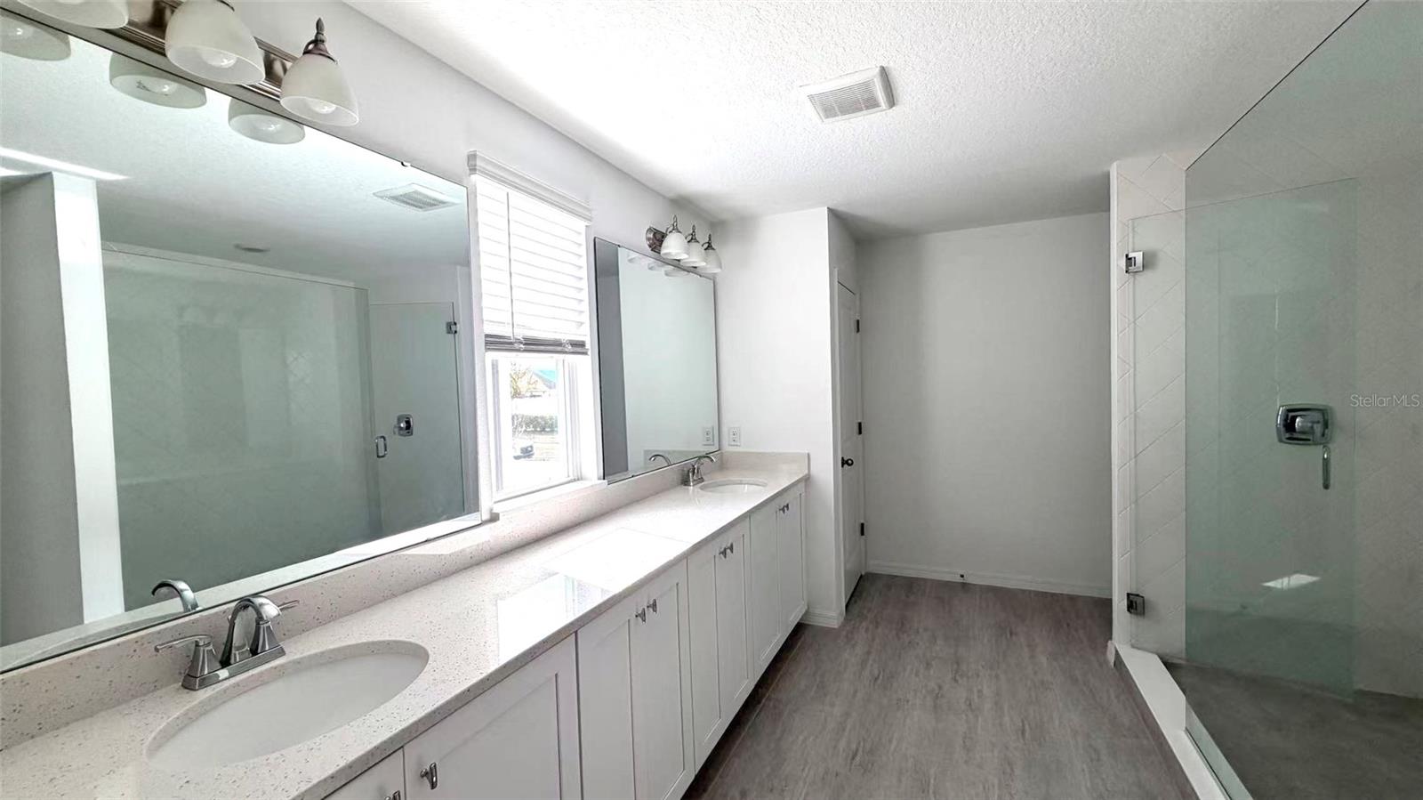 Image 11 of 20 For 2086 Derwent Drive