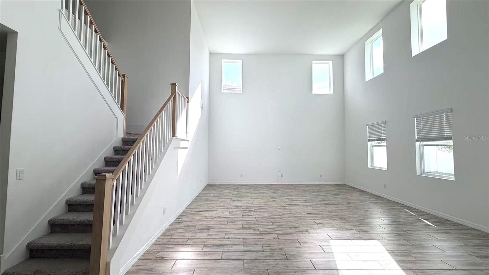 Image 3 of 20 For 2086 Derwent Drive