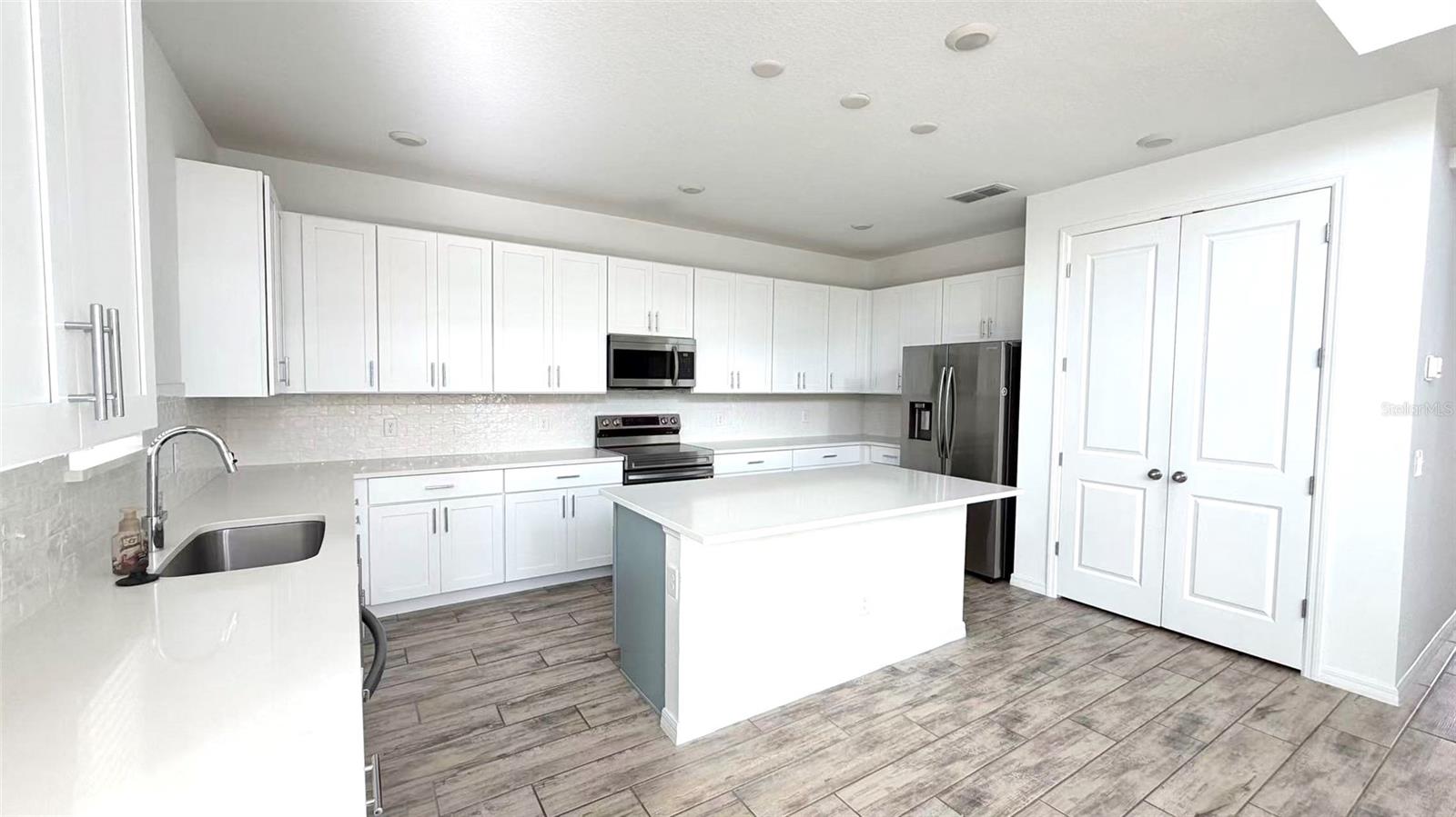 Image 5 of 20 For 2086 Derwent Drive