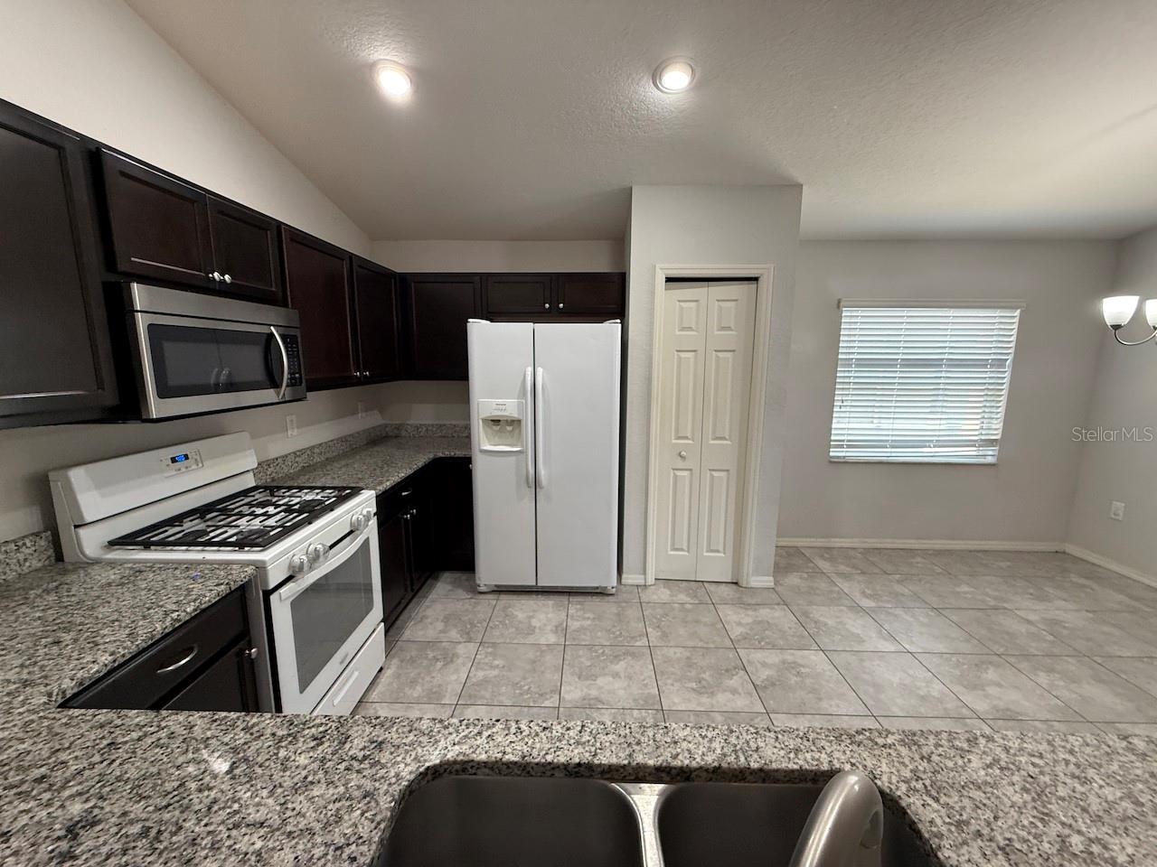 Image 8 of 27 For 1992 Bretton Ridge Way