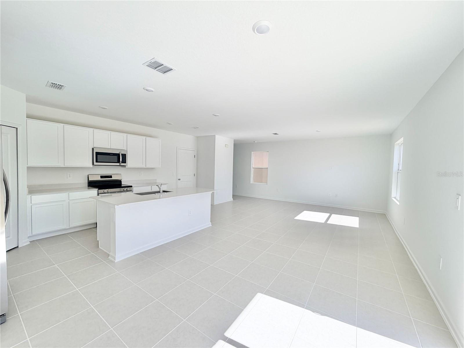 Image 5 of 35 For 3666 Hardman Drive