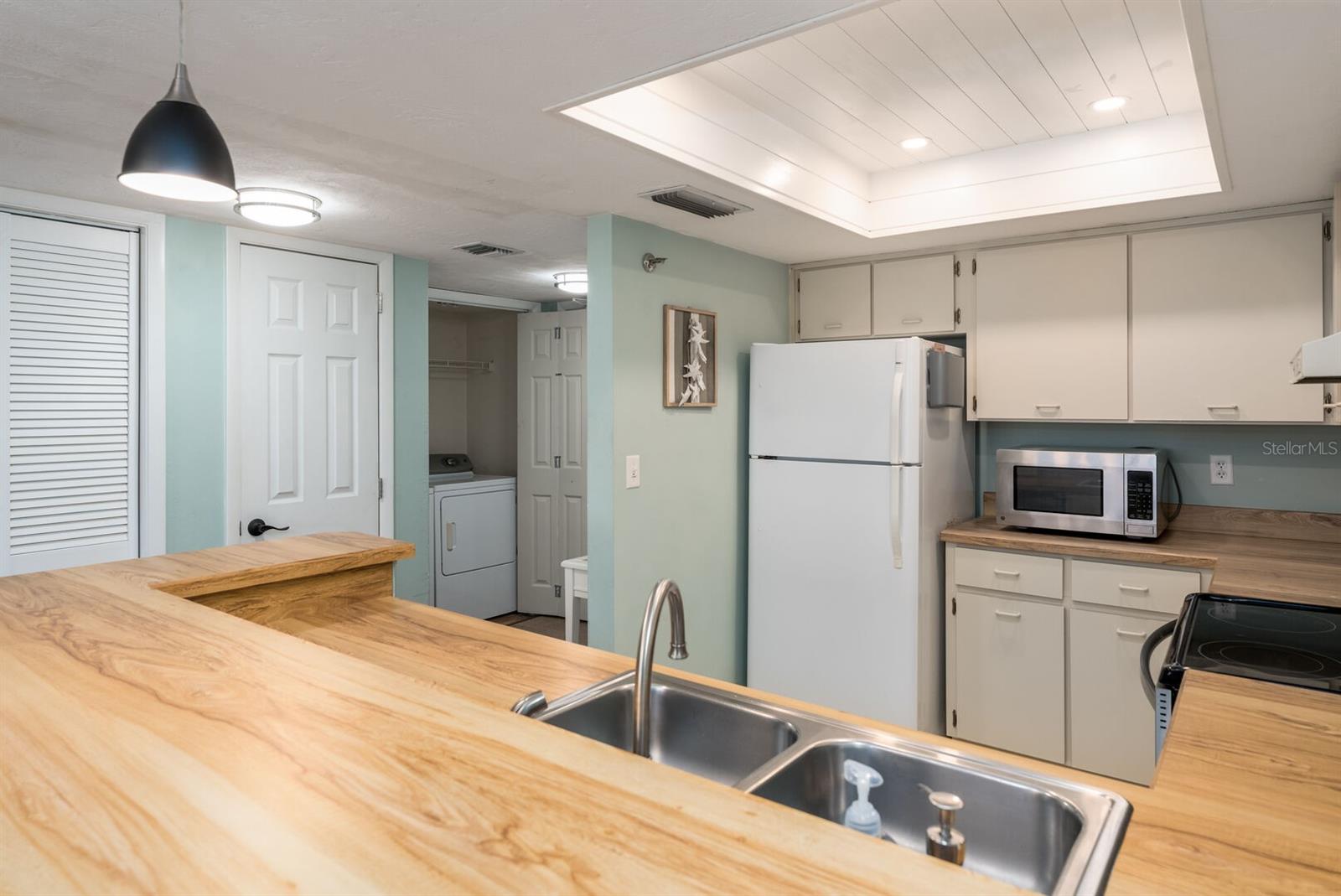 Image 13 of 23 For 1513 Ocean Shore Boulevard 8a