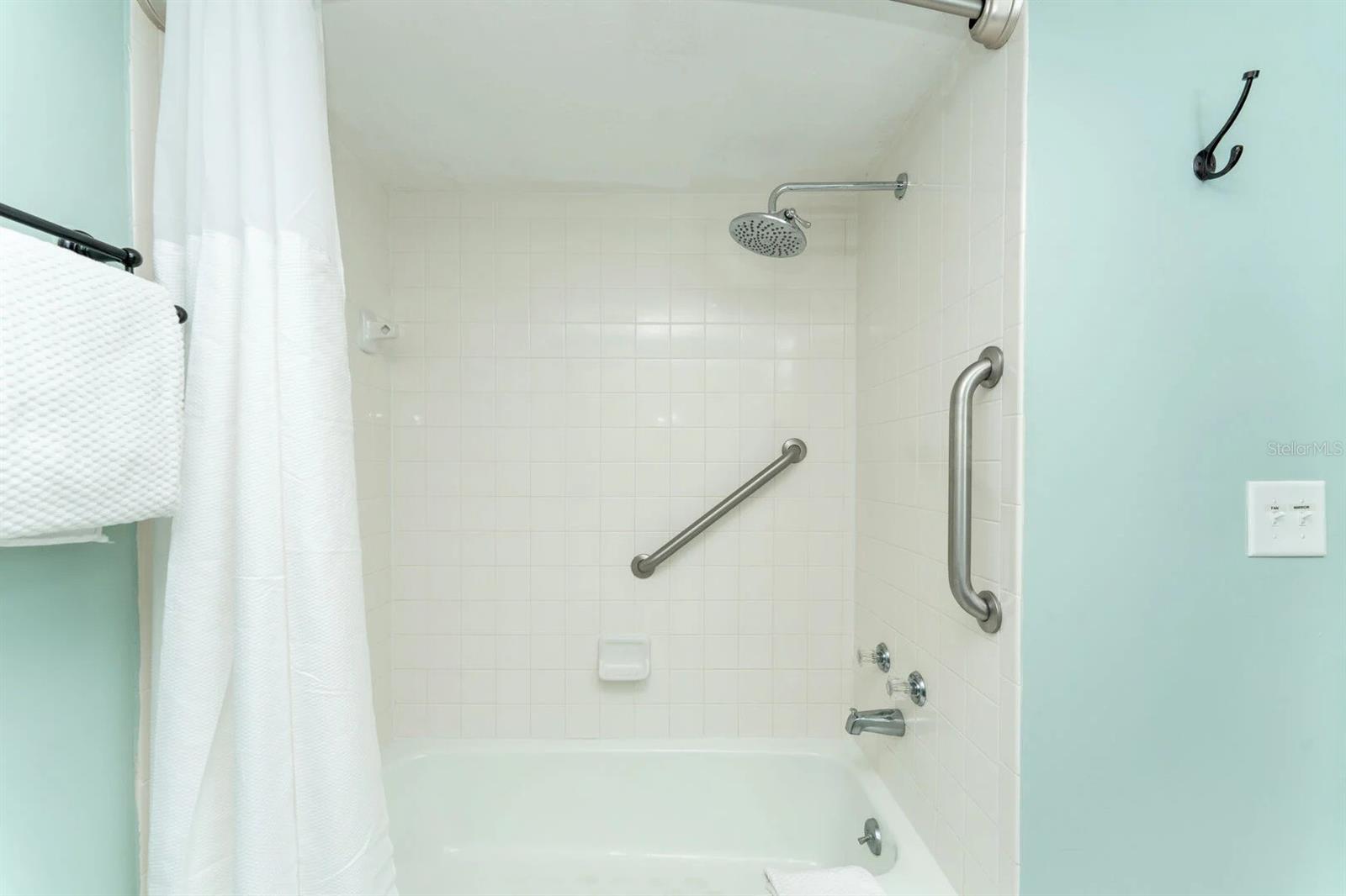 Image 20 of 23 For 1513 Ocean Shore Boulevard 8a