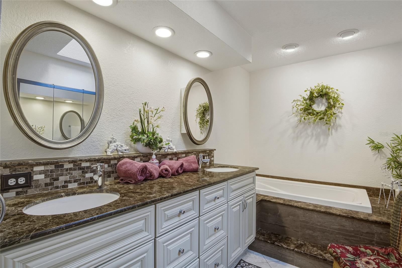 Image 25 of 47 For 6334 Oak Meadow Bend