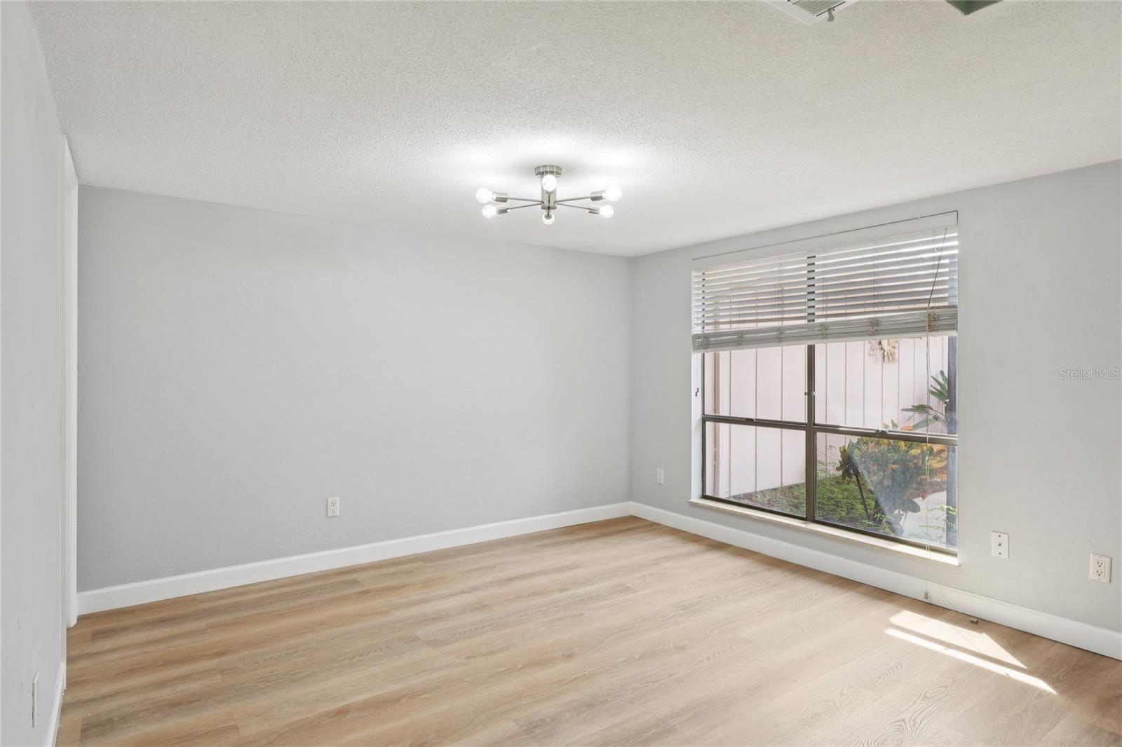 Image 20 of 69 For 102 Golf Club Drive