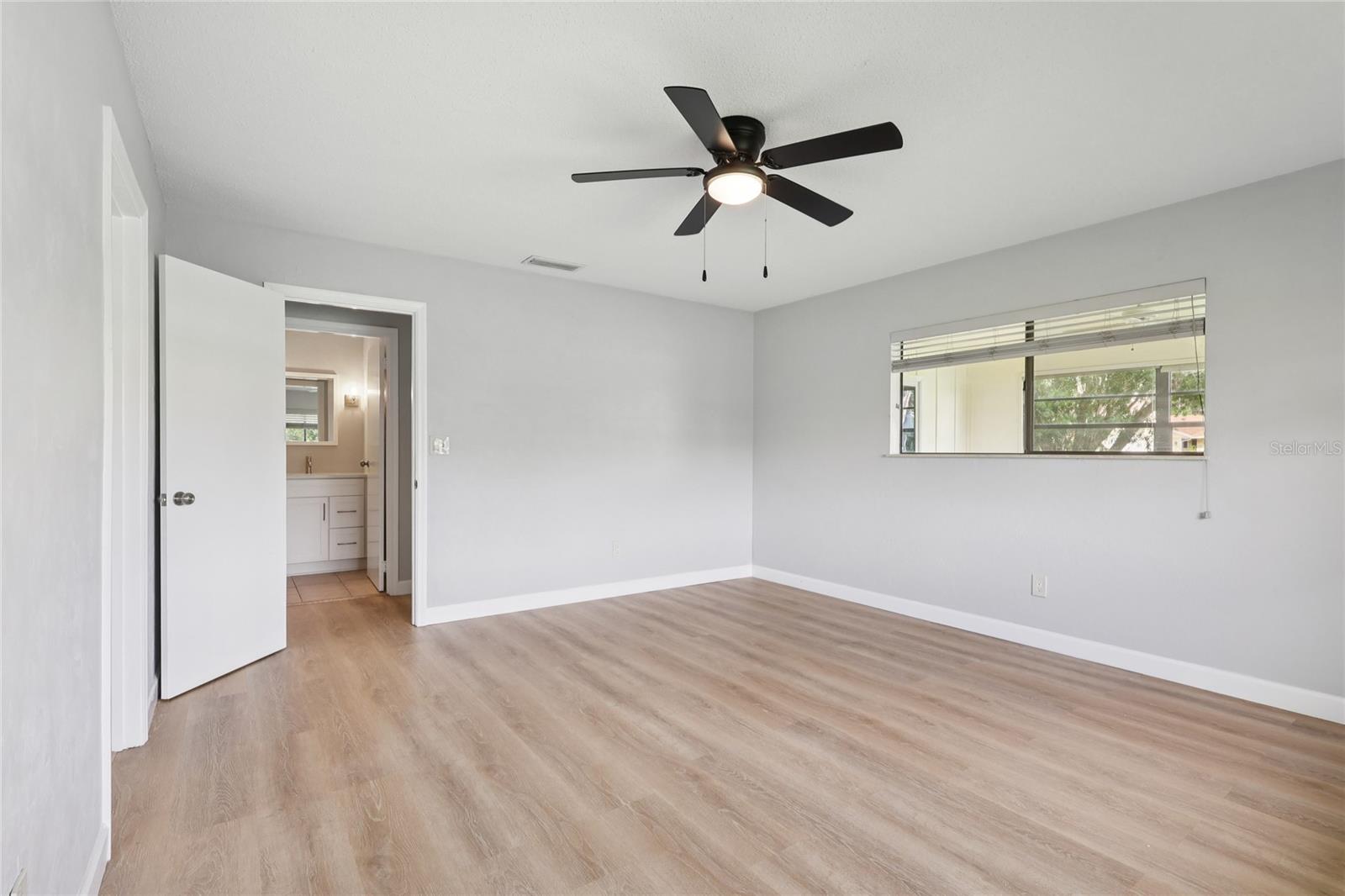 Image 26 of 69 For 102 Golf Club Drive