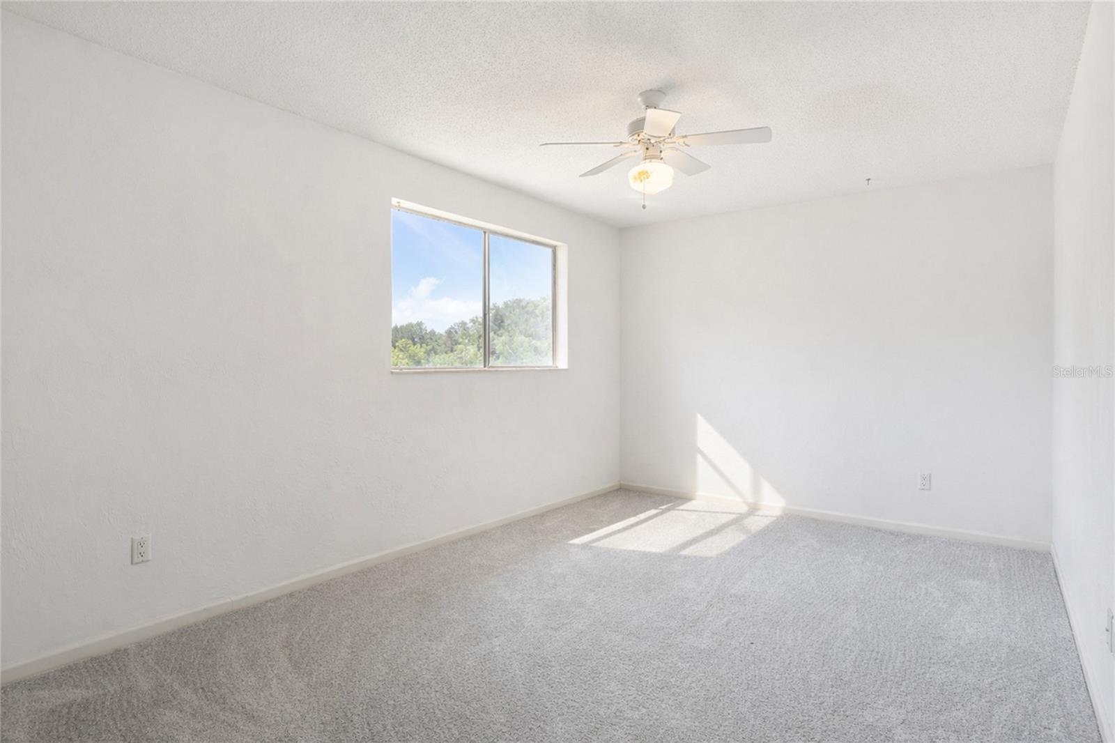 Image 37 of 69 For 102 Golf Club Drive