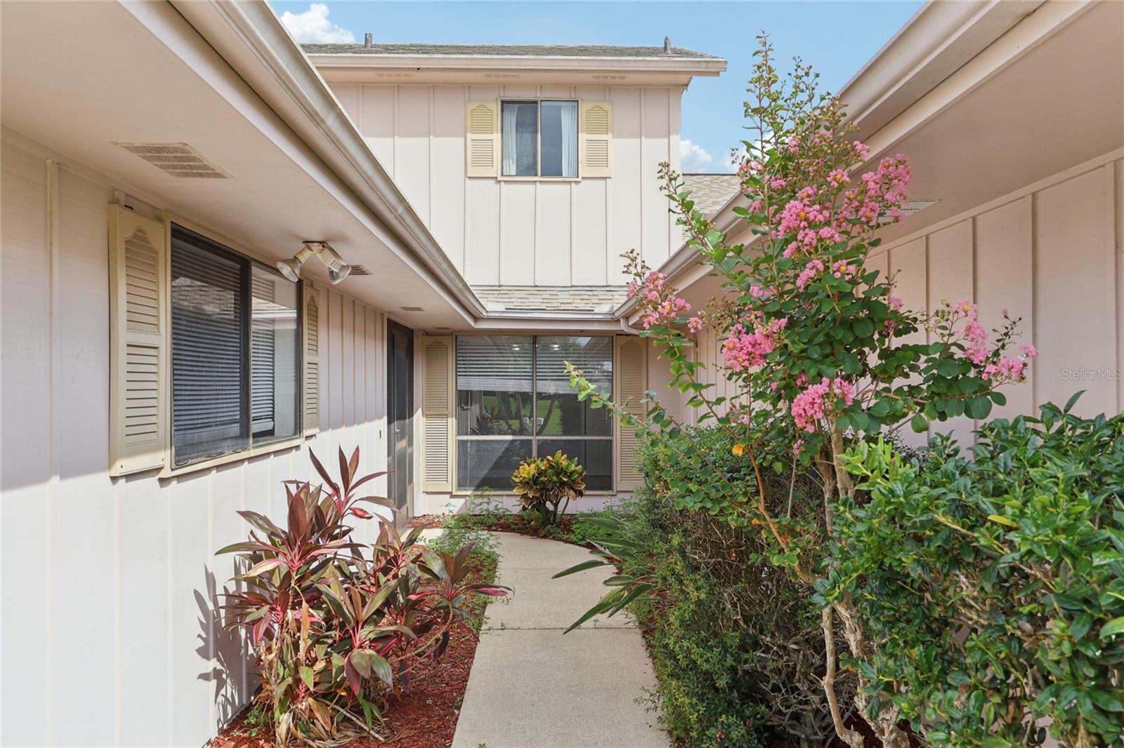 Image 8 of 69 For 102 Golf Club Drive