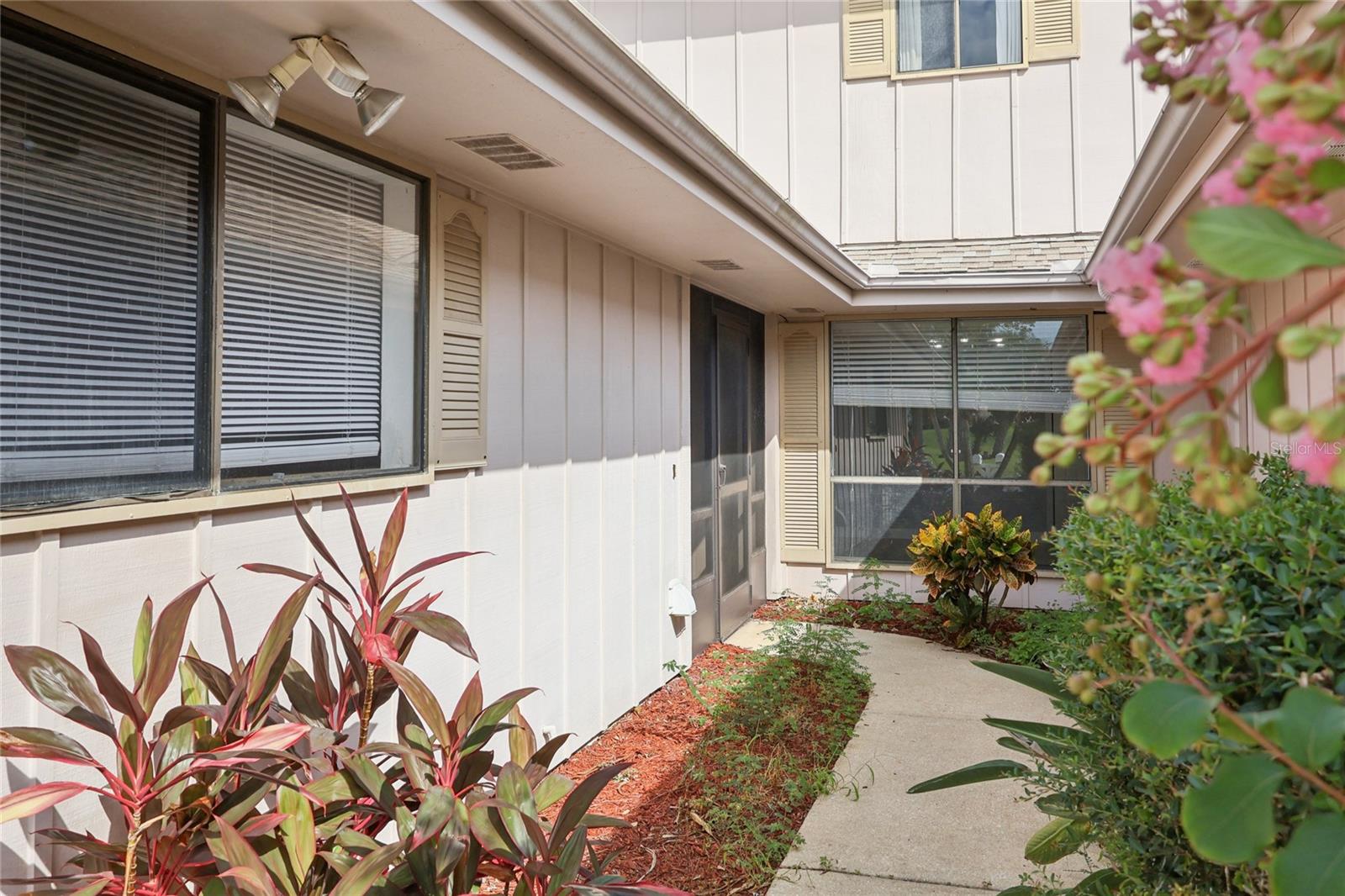 Image 9 of 69 For 102 Golf Club Drive