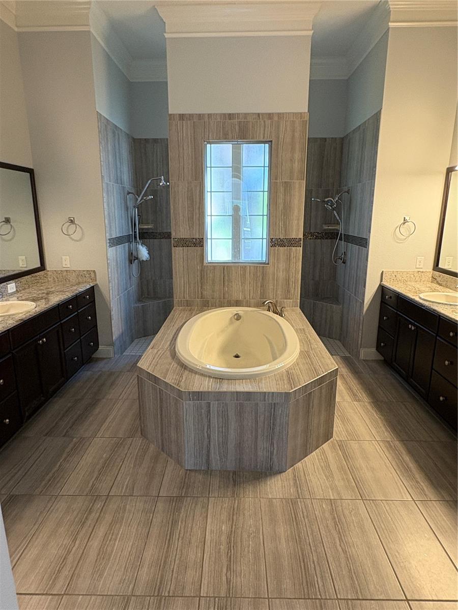 Image 17 of 41 For 6219 Tiroco Way