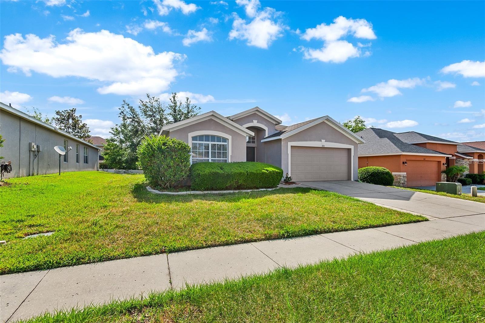 Listing photo id 12 for 3483 Beaumont Loop