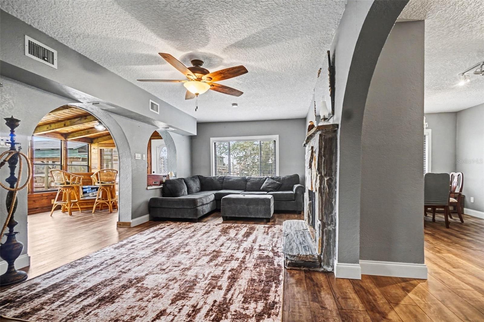 Image 7 of 34 For 55316 Claire Street