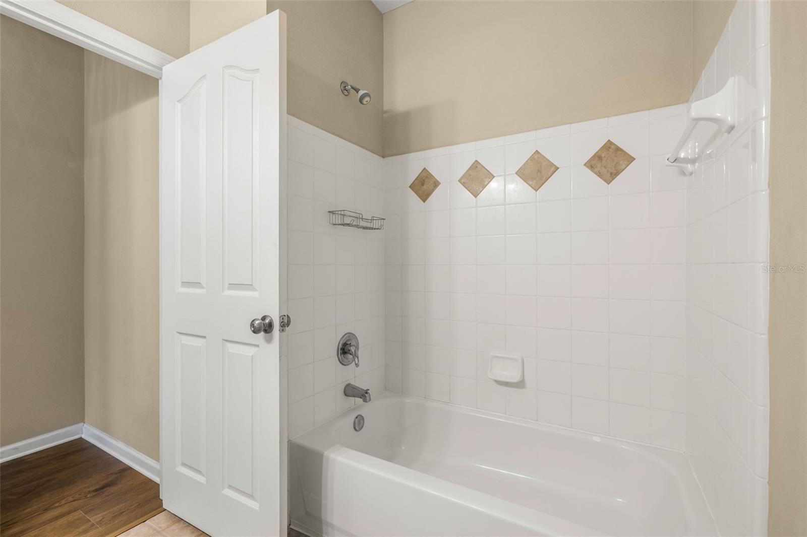 Image 21 of 25 For 4207 Dale Mabry Highway 4305