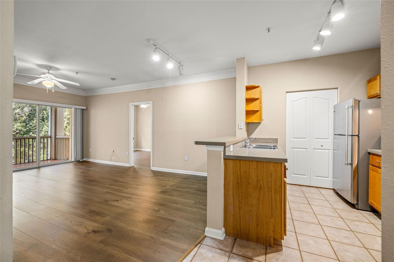 Image 4 of 25 For 4207 Dale Mabry Highway 4305